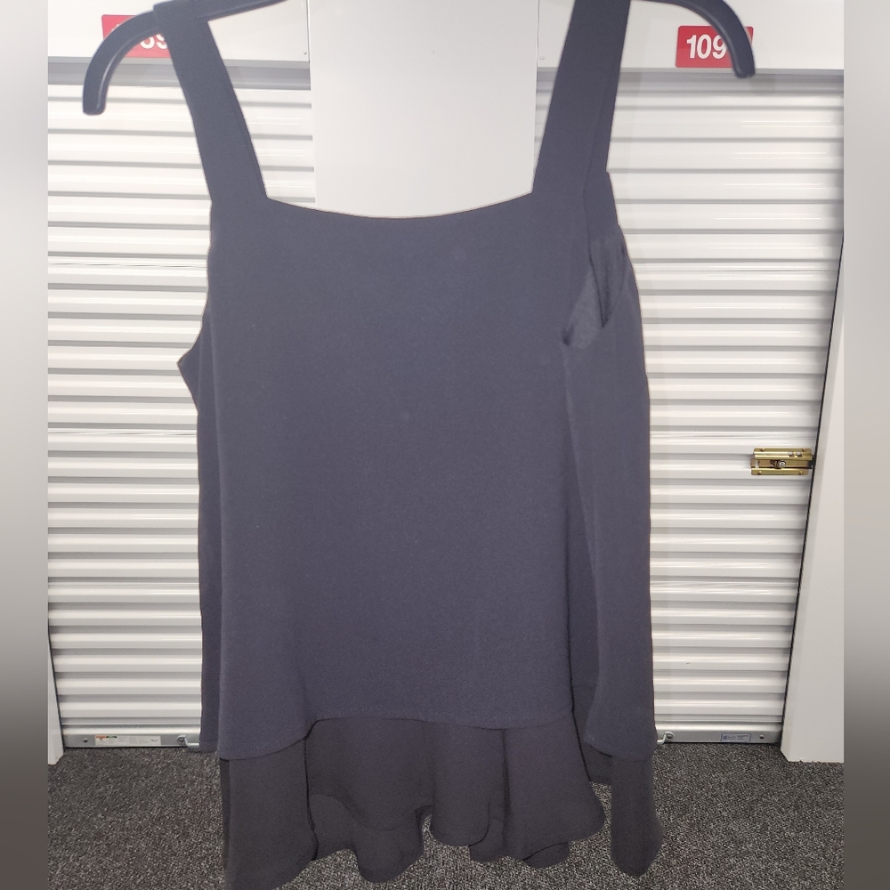 Flowy Tank - Picture 2 of 3